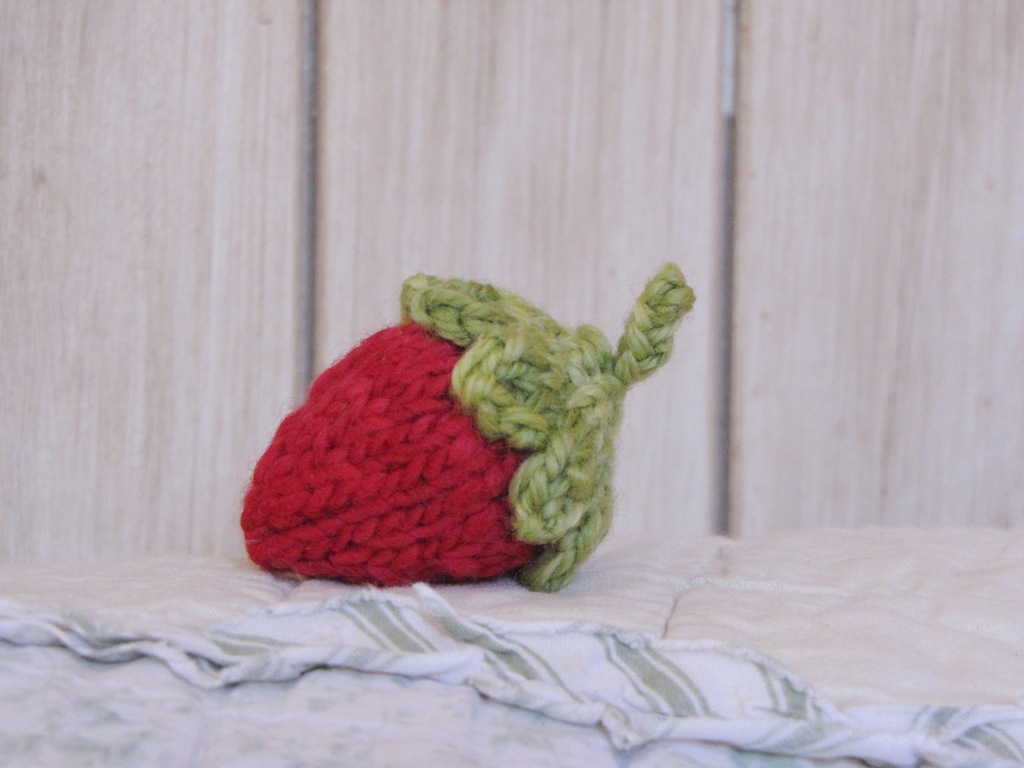Strawberry Knitting Pattern and Yarn Along - Natural Suburbia